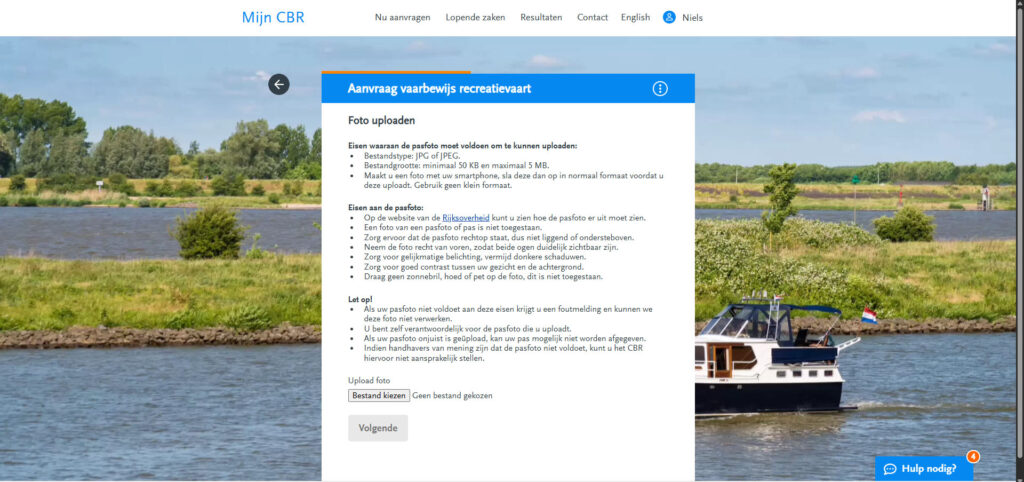Voeg een pasfoto toe. Let op: dit moet een pasfoto zijn zoals je die ook hebt voor je paspoort. Het CBR gebruikt een AI tool om de foto die je uploadt te scannen. Deze is vrij streng, zorg dus dat je een goede digitale foto bij de hand hebt.