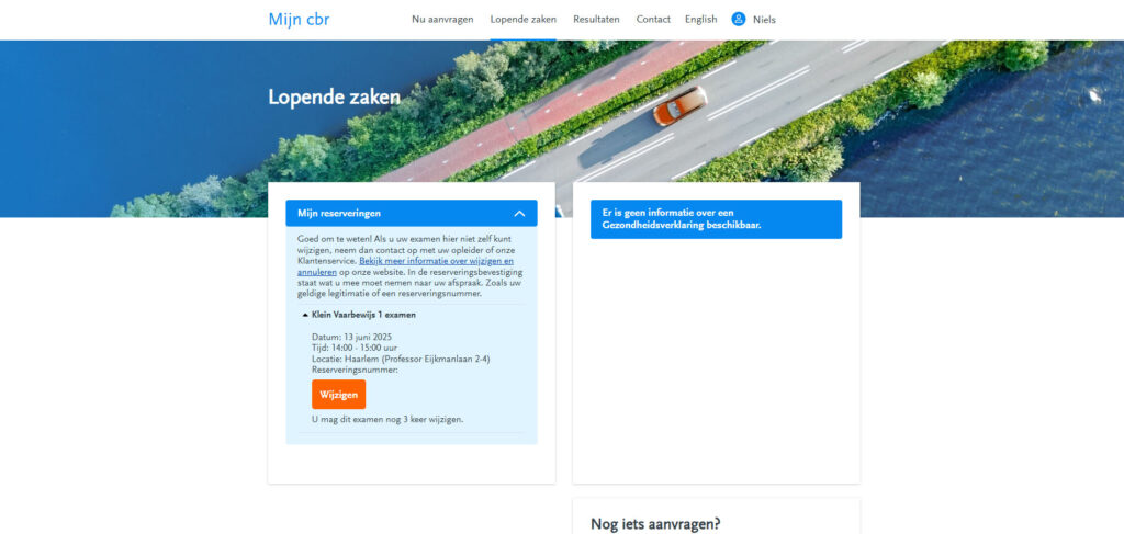 Als alles goed is gegaan, zie je hier jouw reservering staan. Het reserveringsnummer (hier uitgegumd) moet je onthouden als je naar de CBR locatie gaat! Maar dat krijg je ook nog per mail.